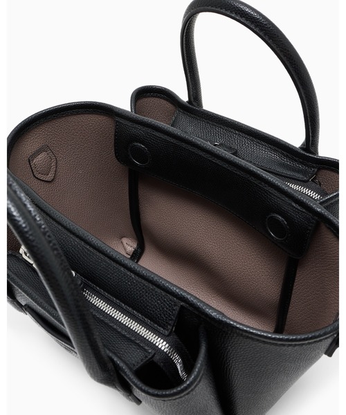 EMPORIO ARMANI(エンポリオアルマーニ)の「【エンポリオ アルマーニ】ショッパー パルメラート仕上げ スモール(ショルダーバッグ・レディース・レッド/ブラック/ベージュ/ホワイト/モカ・FREE)」の9枚目の写真
