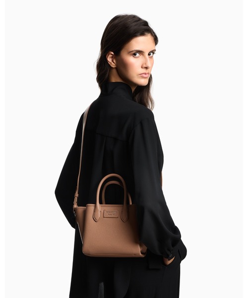 EMPORIO ARMANI（エンポリオアルマーニ）の「【エンポリオ アルマーニ】ショッパー パルメラート仕上げ スモール（ショルダーバッグ・レディース・レッド/ブラック/ベージュ/ホワイト・FREE）」の16枚目の写真