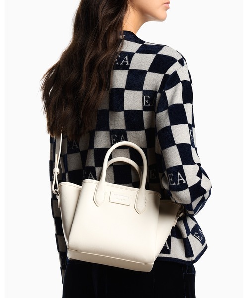 EMPORIO ARMANI（エンポリオアルマーニ）の「【エンポリオ アルマーニ】ショッパー パルメラート仕上げ スモール（ショルダーバッグ・レディース・レッド/ブラック/ベージュ/ホワイト・FREE）」の22枚目の写真