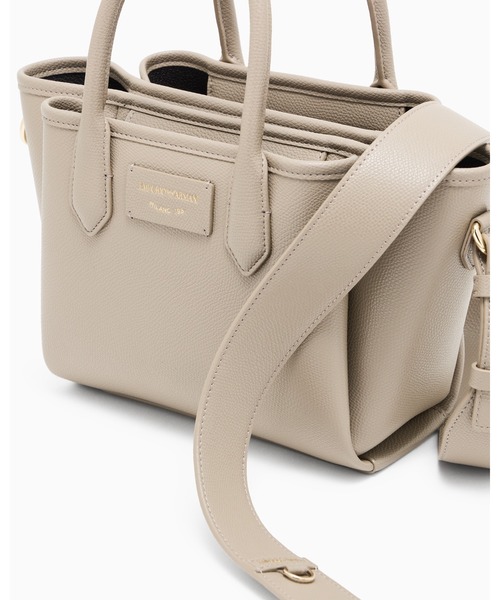 EMPORIO ARMANI(エンポリオアルマーニ)の「【エンポリオ アルマーニ】ショッパー パルメラート仕上げ スモール(ショルダーバッグ・レディース・レッド/ブラック/ベージュ/ホワイト/モカ・FREE)」の16枚目の写真
