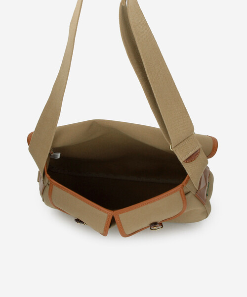 Brady | ARIEL TROUT LARGE（ショルダーバッグ）｜BRADY（ブレディー