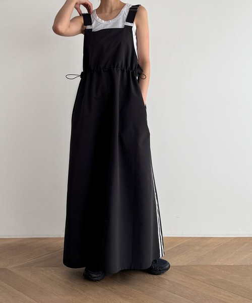 CANAL JEAN(キャナルジーン)の「サイドラインジャンパ―スカート(ジャンパースカート・レディース・ブラック/チャコール・マルチサイズ)」の6枚目の写真