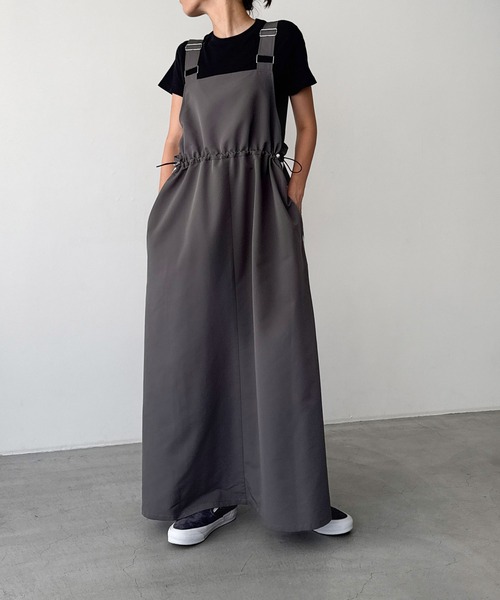 CANAL JEAN(キャナルジーン)の「サイドラインジャンパ―スカート(ジャンパースカート・レディース・ブラック/チャコール・マルチサイズ)」の9枚目の写真