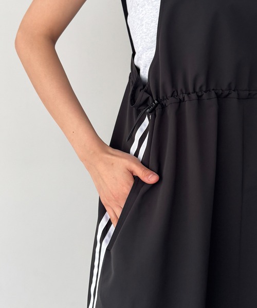 CANAL JEAN(キャナルジーン)の「サイドラインジャンパ―スカート(ジャンパースカート・レディース・ブラック/チャコール・マルチサイズ)」の19枚目の写真