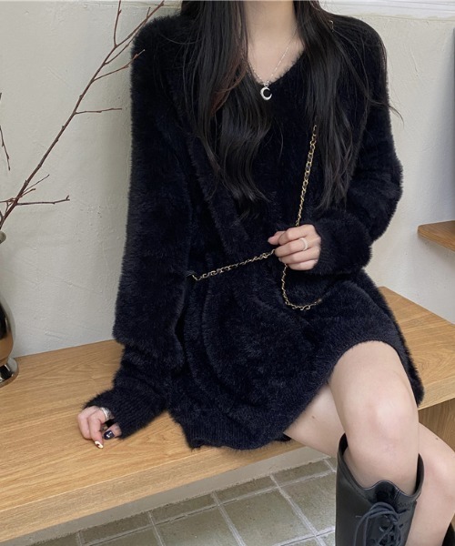 cammie(キャミー)の「Vネックシャギールーズニット(ニット/セーター・レディース・ベージュ/ブラック/アイボリー・FREE)」の13枚目の写真