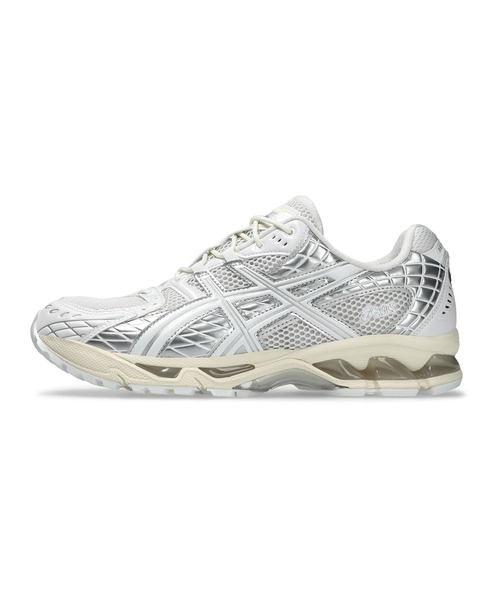 ASICS(アシックス)の「GEL-NIMBUS 10.1 / ゲルニンバス 10.1(スニーカー・メンズ・ホワイト×シルバー・24/24.5/28/29/23.5/25/23/25.5/27/26/26.5/27.5/28.5)」の3枚目の写真