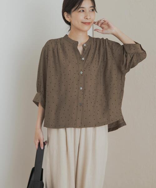 URBAN RESEARCH DOORS(アーバンリサーチドアーズ)の「楊柳ドット5分袖ブラウス(シャツ/ブラウス・レディース・カーキ/ブラック・MEDIUM)」の3枚目の写真
