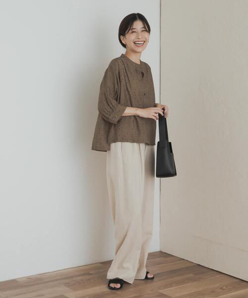 URBAN RESEARCH DOORS(アーバンリサーチドアーズ)の「楊柳ドット5分袖ブラウス(シャツ/ブラウス・レディース・カーキ/ブラック・MEDIUM)」の9枚目の写真