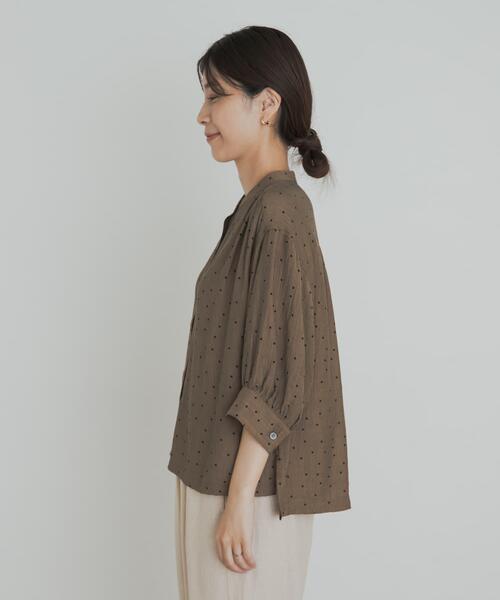 URBAN RESEARCH DOORS(アーバンリサーチドアーズ)の「楊柳ドット5分袖ブラウス(シャツ/ブラウス・レディース・カーキ/ブラック・MEDIUM)」の11枚目の写真