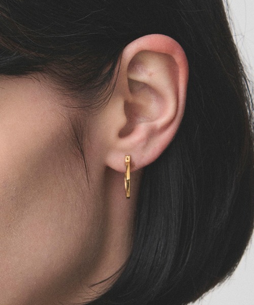 Juha（ユハ）の「PIERCE - EDGE - GOLD（ピアス（片耳用）・メンズ・ゴールド・FREE）」の5枚目の写真