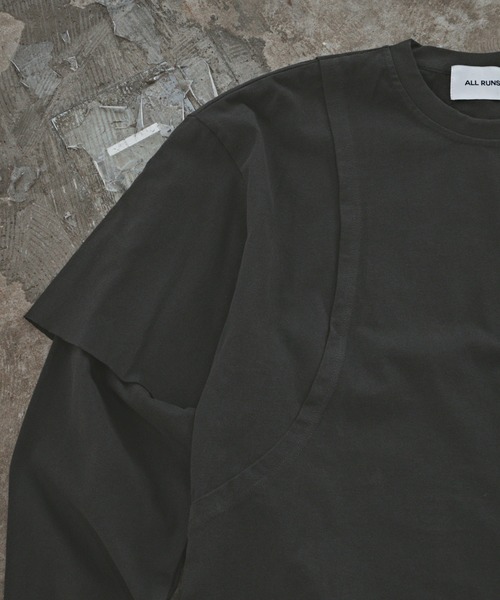 ALL RUNS（オールランズ）の「フェイクレイヤード ロングスリーブカットソー（Tシャツ/カットソー・メンズ・ホワイト/チャコール・L/M）」の4枚目の写真