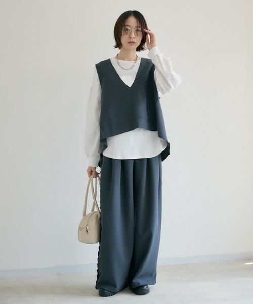 Paradise Picnic(パラダイスピクニック)の「TRANOI. バックスリットキーネックジレ(ベスト・レディース・ブラック/チャコールグレー/ベージュ/アイボリー・FREE)」の14枚目の写真