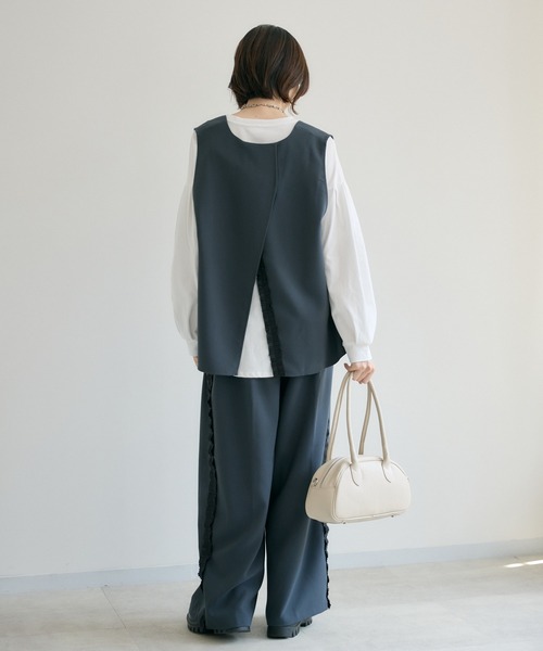 Paradise Picnic(パラダイスピクニック)の「TRANOI. バックスリットキーネックジレ(ベスト・レディース・ブラック/チャコールグレー/ベージュ/アイボリー・FREE)」の16枚目の写真