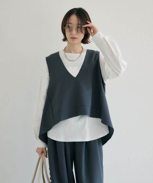 Paradise Picnic(パラダイスピクニック)の「TRANOI. バックスリットキーネックジレ(ベスト・レディース・ブラック/チャコールグレー/ベージュ/アイボリー・FREE)」の19枚目の写真