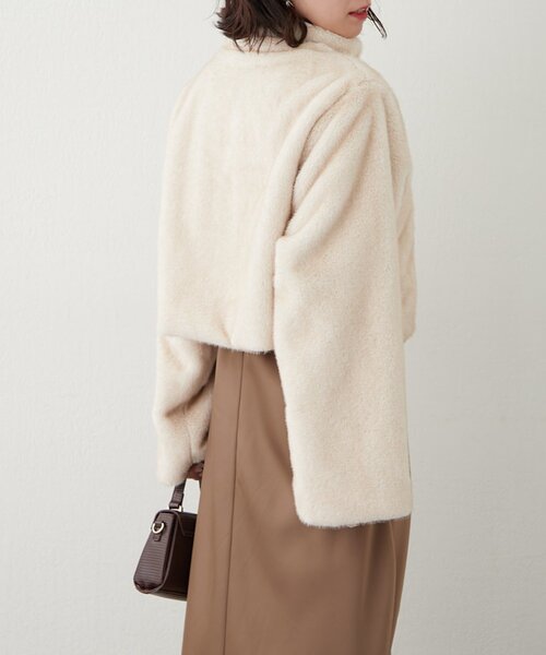 continuer de NICE CLAUP（コンティニューデナイスクラップ）の「ビット付MIXファーショートジャケット（ブルゾン・レディース・ベージュ/アイボリー/ブラウン・FREE）」の5枚目の写真