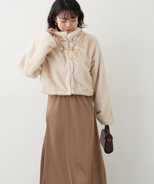 continuer de NICE CLAUP（コンティニューデナイスクラップ）の「ビット付MIXファーショートジャケット（ブルゾン・レディース・ベージュ/アイボリー/ブラウン・FREE）」の8枚目の写真