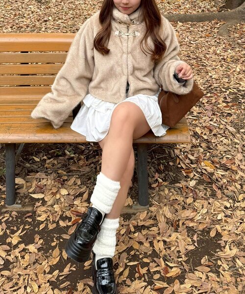 continuer de NICE CLAUP（コンティニューデナイスクラップ）の「ビット付MIXファーショートジャケット（ブルゾン・レディース・ベージュ/アイボリー/ブラウン・FREE）」の10枚目の写真