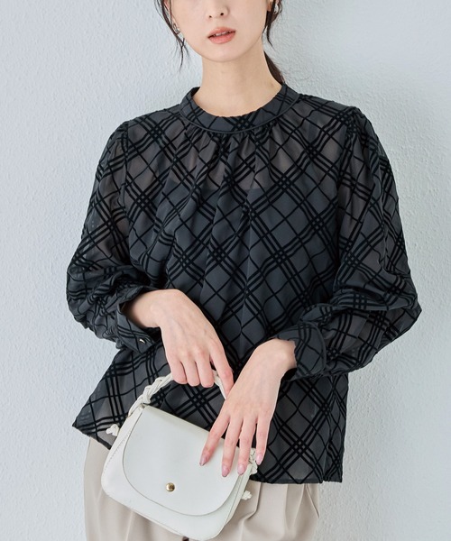 INCEDE（インシード）の「3WAY チェックフロッキーブラウス（シャツ/ブラウス・レディース・ベージュ/オフホワイト/ブラック・M/L/LL）」の16枚目の写真