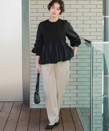 ストレッチ美脚テーパードタックパンツ