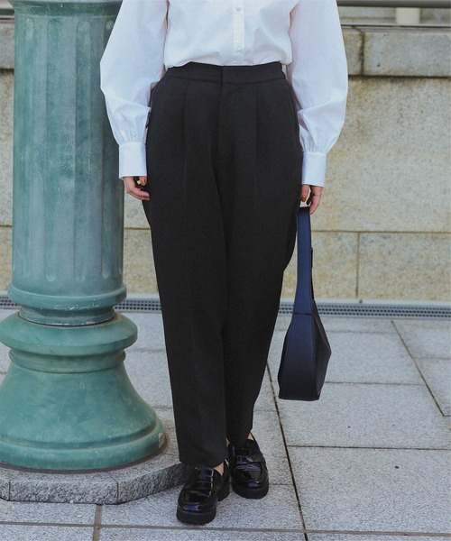 titivate(ティティベイト)の「【26SS新作/2026 CEREMONY COLLECTION/セレモニー/オケージョン/入卒式】ストレッチ美脚テーパードタックパンツ(その他パンツ・レディース・ブラック/ホワイト系その他/ネイビー・M/S/SP/L)」の3枚目の写真