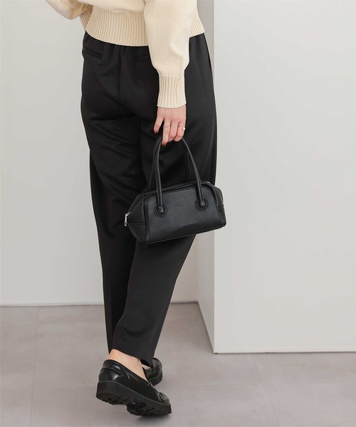 titivate(ティティベイト)の「【26SS新作/2026 CEREMONY COLLECTION/セレモニー/オケージョン/入卒式】ストレッチ美脚テーパードタックパンツ(その他パンツ・レディース・ブラック/ホワイト系その他/ネイビー・M/S/SP/L)」の4枚目の写真