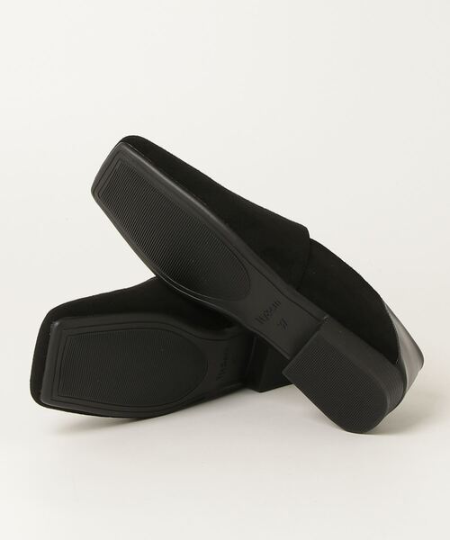 Lutim by u(ルチバイユー)の「Soft suede square flat shoes / ソフトスエードスクエアフラットシューズ(パンプス・レディース・ブラック/キャメル・24.5/23.5)」の4枚目の写真