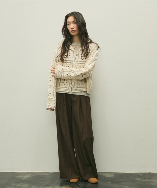Lutim by u(ルチバイユー)の「Soft suede square flat shoes / ソフトスエードスクエアフラットシューズ(パンプス・レディース・ブラック/キャメル・24.5/23.5)」の22枚目の写真