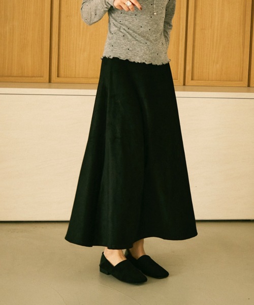 Lutim by u(ルチバイユー)の「Soft suede square flat shoes / ソフトスエードスクエアフラットシューズ(パンプス・レディース・ブラック/キャメル・24.5/23.5)」の14枚目の写真