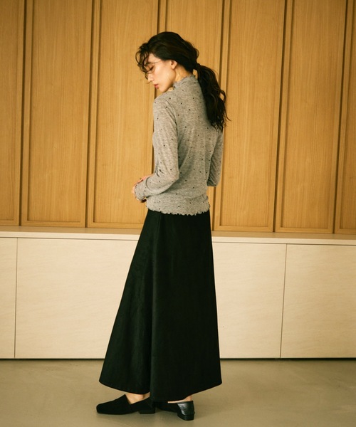 Lutim by u(ルチバイユー)の「Soft suede square flat shoes / ソフトスエードスクエアフラットシューズ(パンプス・レディース・ブラック/キャメル・24.5/23.5)」の16枚目の写真