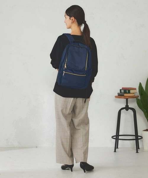 a.v.v(アーヴェヴェ)の「【多機能/A4収納可能】ナイロンリュック(バックパック/リュック・レディース・ブラウン/ブラック/ネイビー・38)」の6枚目の写真