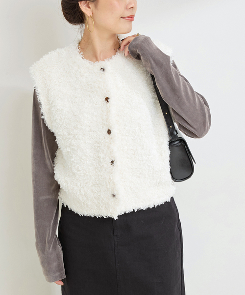 B.C STOCK（ベーセーストック）の「手洗い可 / プードルベスト（ベスト・レディース・マスタード/ホワイト・FREE）」の2枚目の写真