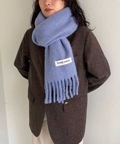 fredy emue（フレディエミュ）の「ウール混ブークレ無地マフラー 30（マフラー・レディース・アイボリー/サックスブルー/ブラック/ピンク・FREE）」の8枚目の写真