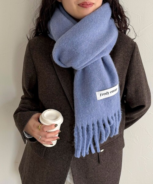 fredy emue（フレディエミュ）の「ウール混ブークレ無地マフラー 30（マフラー・レディース・アイボリー/サックスブルー/ブラック/ピンク・FREE）」の9枚目の写真
