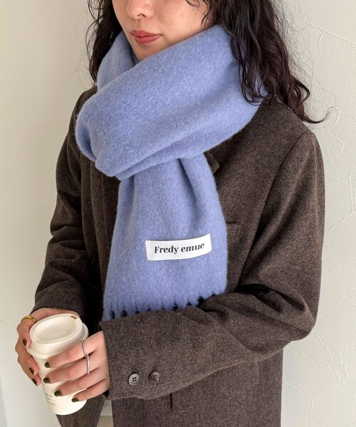 fredy emue（フレディエミュ）の「ウール混ブークレ無地マフラー 30（マフラー・レディース・アイボリー/サックスブルー/ブラック/ピンク・FREE）」の10枚目の写真