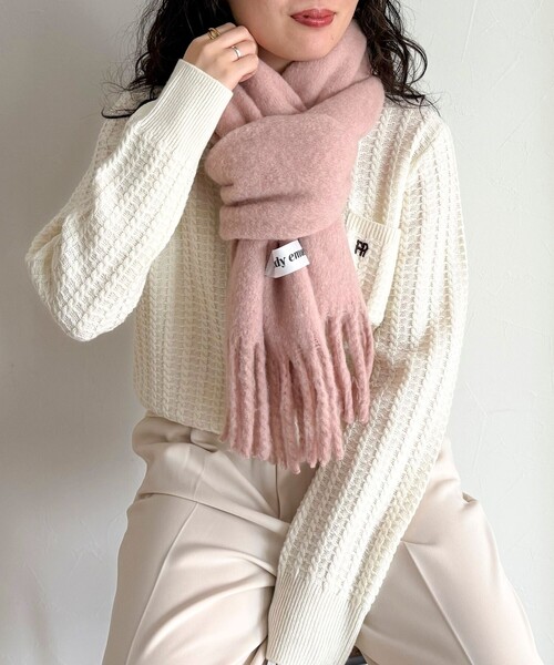 fredy emue（フレディエミュ）の「ウール混ブークレ無地マフラー 30（マフラー・レディース・アイボリー/サックスブルー/ブラック/ピンク・FREE）」の12枚目の写真