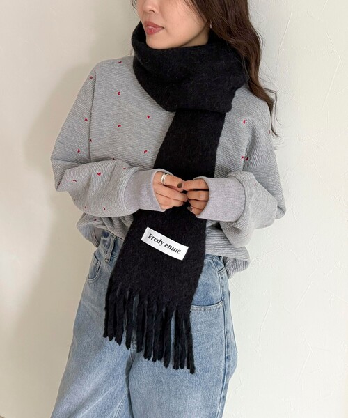 fredy emue（フレディエミュ）の「ウール混ブークレ無地マフラー 30（マフラー・レディース・アイボリー/サックスブルー/ブラック/ピンク・FREE）」の14枚目の写真