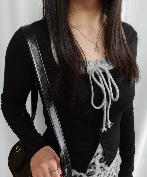 Lots of Love（ロッツオブラブ）の「フロントリボンレイヤードフリルトップス（Tシャツ/カットソー・レディース・アイボリー/グレー/ブラック・M）」の14枚目の写真