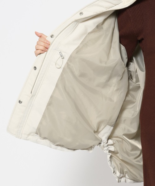 mysty woman（ミスティウーマン）の「リブネック中綿ブルゾン 600403（ダウンジャケット/コート・レディース・ブラック/アイボリー・FREE）」の21枚目の写真