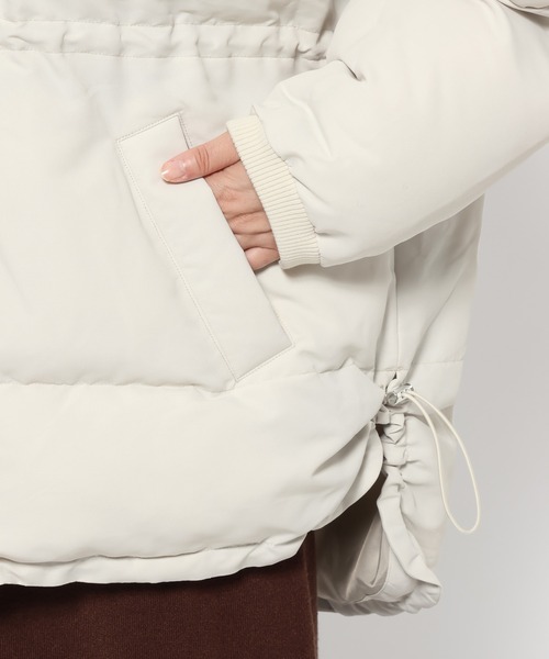 mysty woman（ミスティウーマン）の「リブネック中綿ブルゾン 600403（ダウンジャケット/コート・レディース・ブラック/アイボリー・FREE）」の16枚目の写真