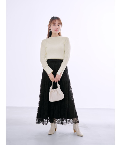 COHINA(コヒナ)の「シルクウールゴールドボタンリブニット 【低身長・小柄女性】(ニット/セーター・レディース・ブラック/ブルー/ホワイト/レッド/ブラウン/ベージュ・ONE SIZE)」の11枚目の写真
