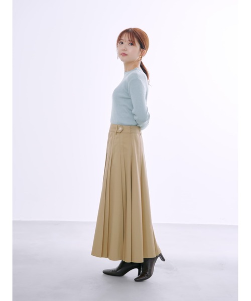 COHINA(コヒナ)の「シルクウールゴールドボタンリブニット 【低身長・小柄女性】(ニット/セーター・レディース・ブラック/ブルー/ホワイト/レッド/ブラウン/ベージュ・ONE SIZE)」の17枚目の写真