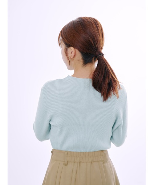 COHINA(コヒナ)の「シルクウールゴールドボタンリブニット 【低身長・小柄女性】(ニット/セーター・レディース・ブラック/ブルー/ホワイト/レッド/ブラウン/ベージュ・ONE SIZE)」の20枚目の写真