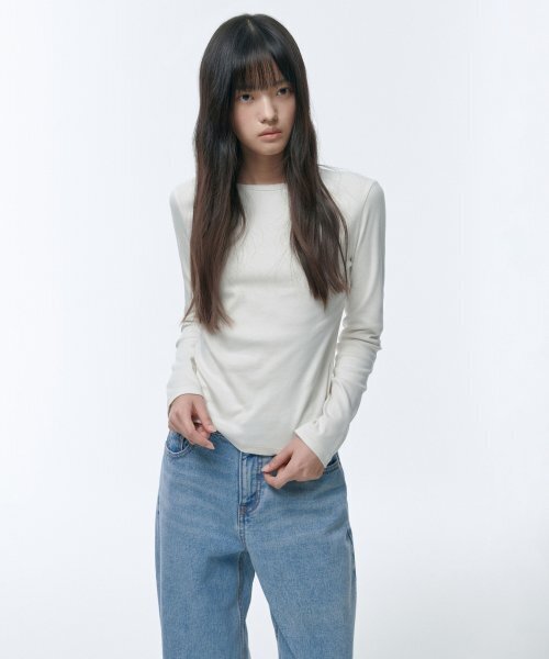 MUSINSA STANDARD WOMAN（ムシンサスタンダードウーマン）の「ウィメンズスリムクルーネック長袖Tシャツ[クリーム]（Tシャツ/カットソー・レディース・その他・SMALL/MEDIUM/LARGE/X-LARGE/X-SMALL）」の2枚目の写真