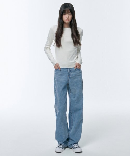 MUSINSA STANDARD WOMAN（ムシンサスタンダードウーマン）の「ウィメンズスリムクルーネック長袖Tシャツ[クリーム]（Tシャツ/カットソー・レディース・その他・SMALL/MEDIUM/LARGE/X-LARGE/X-SMALL）」の3枚目の写真