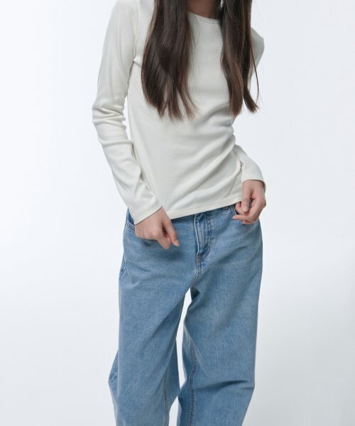 MUSINSA STANDARD WOMAN（ムシンサスタンダードウーマン）の「ウィメンズスリムクルーネック長袖Tシャツ[クリーム]（Tシャツ/カットソー・レディース・その他・SMALL/MEDIUM/LARGE/X-LARGE/X-SMALL）」の5枚目の写真