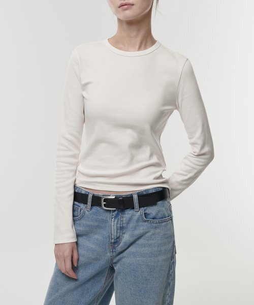 MUSINSA STANDARD WOMAN（ムシンサスタンダードウーマン）の「ウィメンズスリムクルーネック長袖Tシャツ[クリーム]（Tシャツ/カットソー・レディース・その他・SMALL/MEDIUM/LARGE/X-LARGE/X-SMALL）」の6枚目の写真