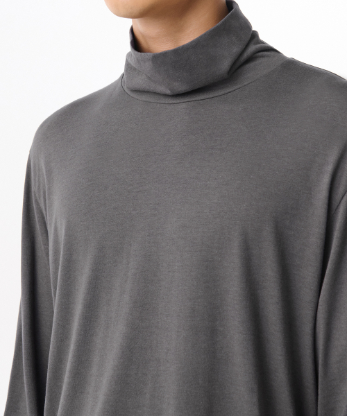 MUSINSA STANDARD（ムシンサスタンダード）の「CR タートルネック長袖Tシャツ [ガンメタル]（Tシャツ/カットソー・メンズ・その他・MEDIUM/XXX-LARGE）」の3枚目の写真