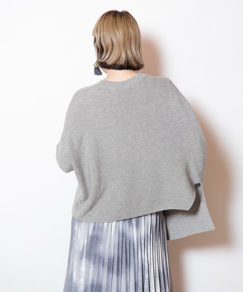 OSMOSIS（オズモーシス）の「2WAYアシンメトリーニットプルオーバー（ニット/セーター・レディース・ライトベージュ/グレー/ブラック・ONE SIZE）」の17枚目の写真