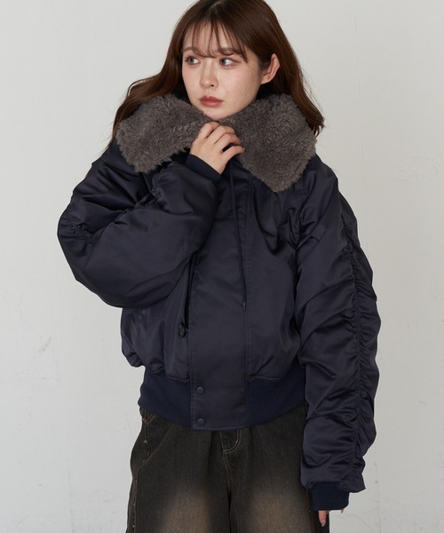 RAY CASSIN(レイカズン)の「N2Bファーブルゾン(ブルゾン・レディース・アイボリー/カーキ/ネイビー・FREE)」の4枚目の写真