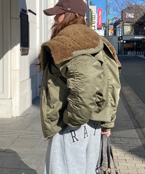 RAY CASSIN(レイカズン)の「N2Bファーブルゾン(ブルゾン・レディース・アイボリー/カーキ/ネイビー・FREE)」の15枚目の写真